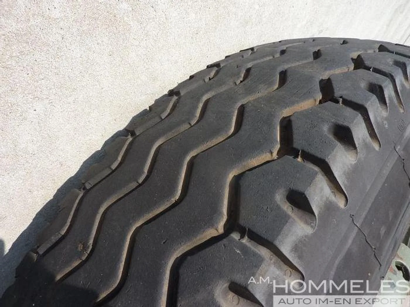11.00r20 tire - 3