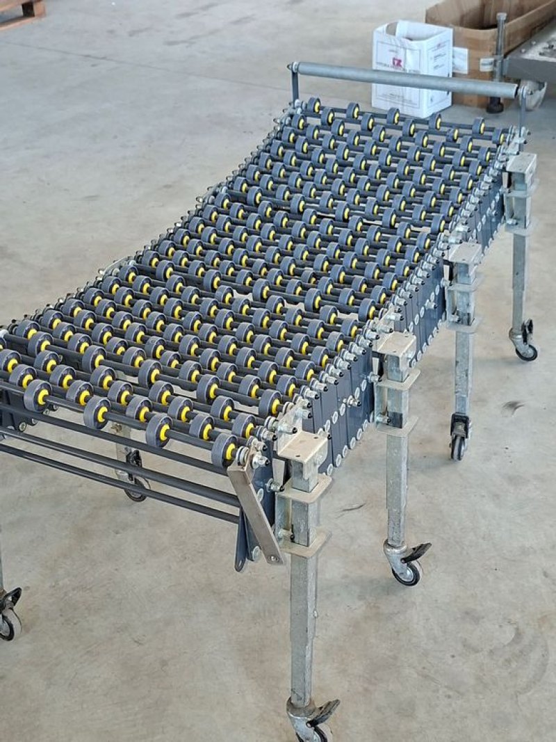 FLEXIBLE ACCORDION-TYPE ROLLER CONVEYOR WITH PLASTIC ROLLERS, SECOND HAND EQUIPMENT