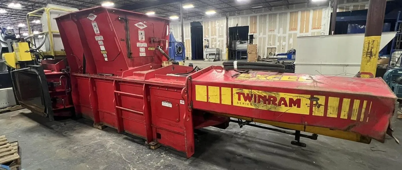 EXCEL 2R9 Baler - 1