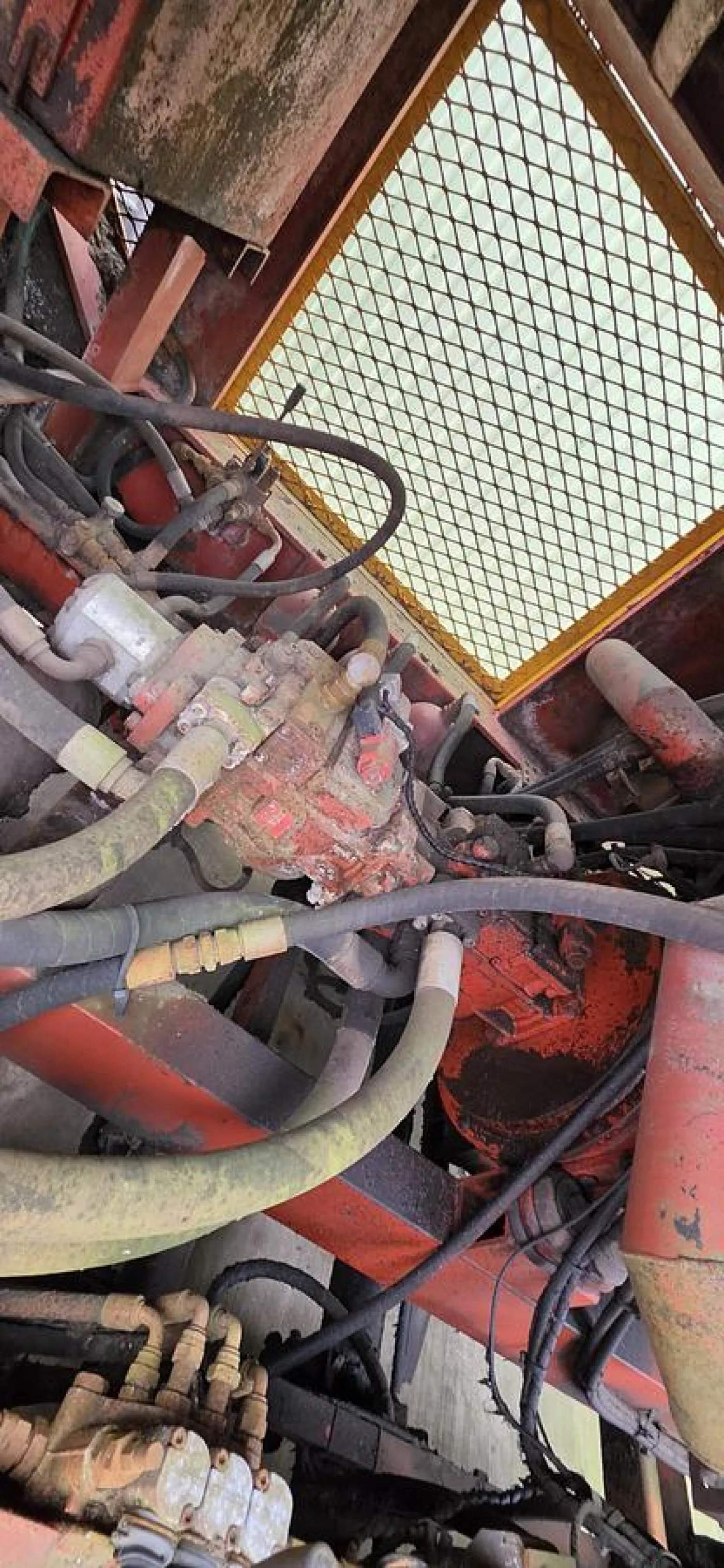 Extec Twin-shaft Shredder Crusher - 4
