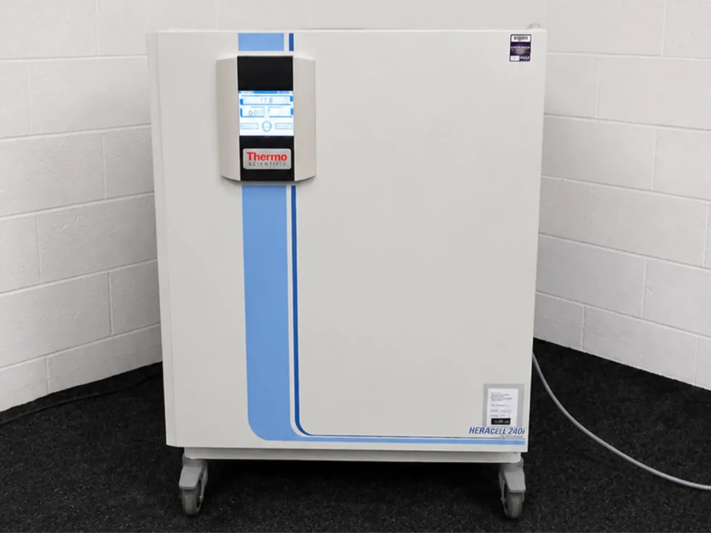 Thermo Scientific HERAcell 240i Tri-Gas Incubator - 1
