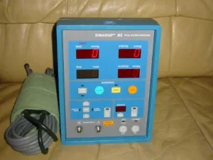 Johnson & Johnson Dinamap Vitaldatenmonitor