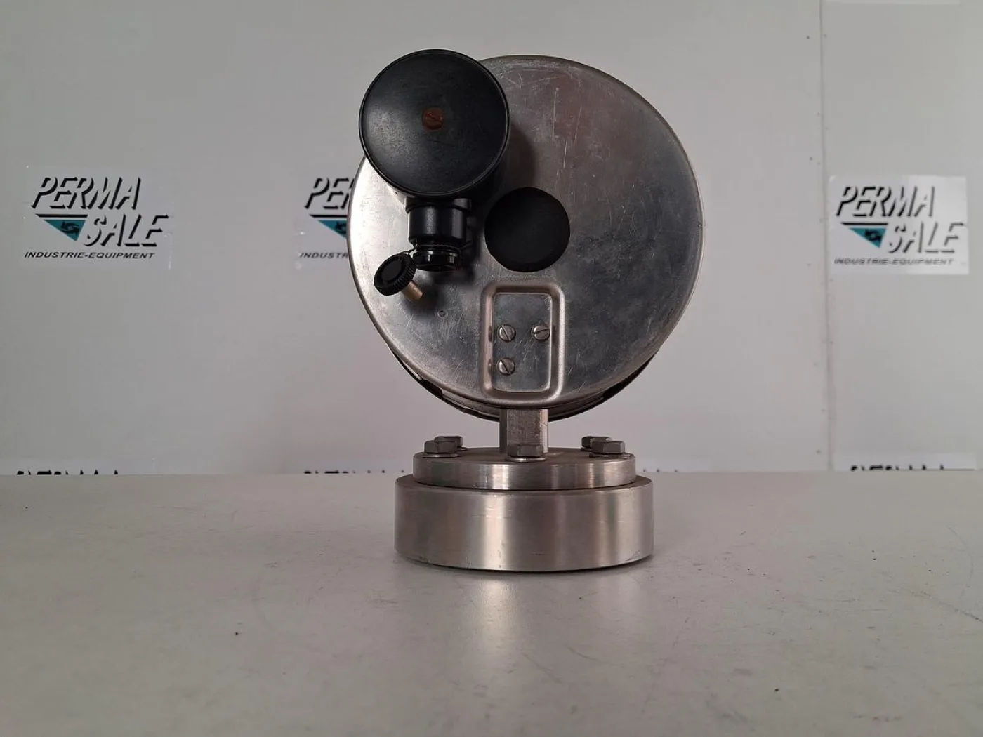 WIKA NG160 Pressure Gauge 0–1.6 bar with Inductive Contact - 6