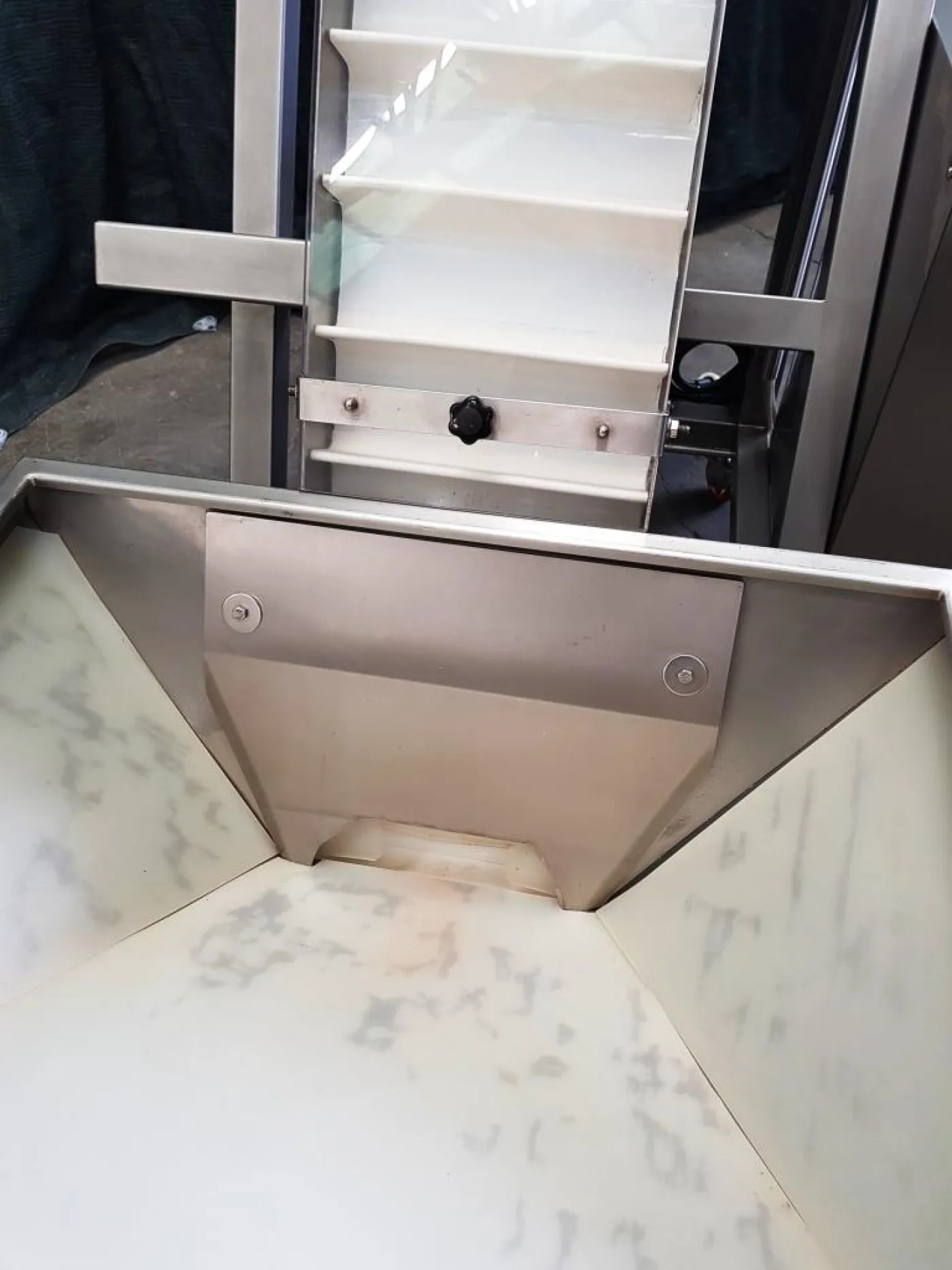 ELEVATORE A TRAMOGGIA PER COMPRESSE - 6