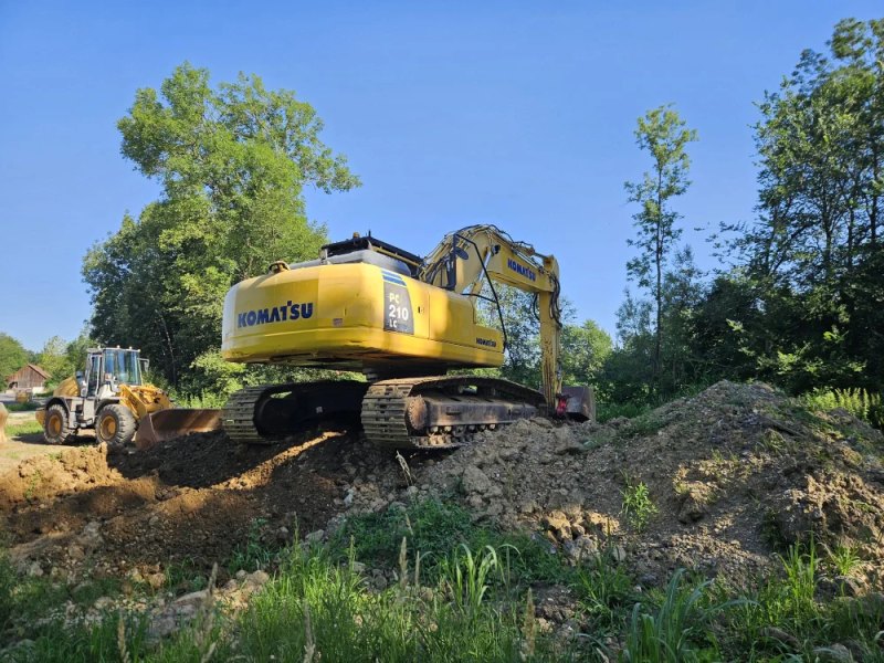 Komatsu - PC 210 LC-8