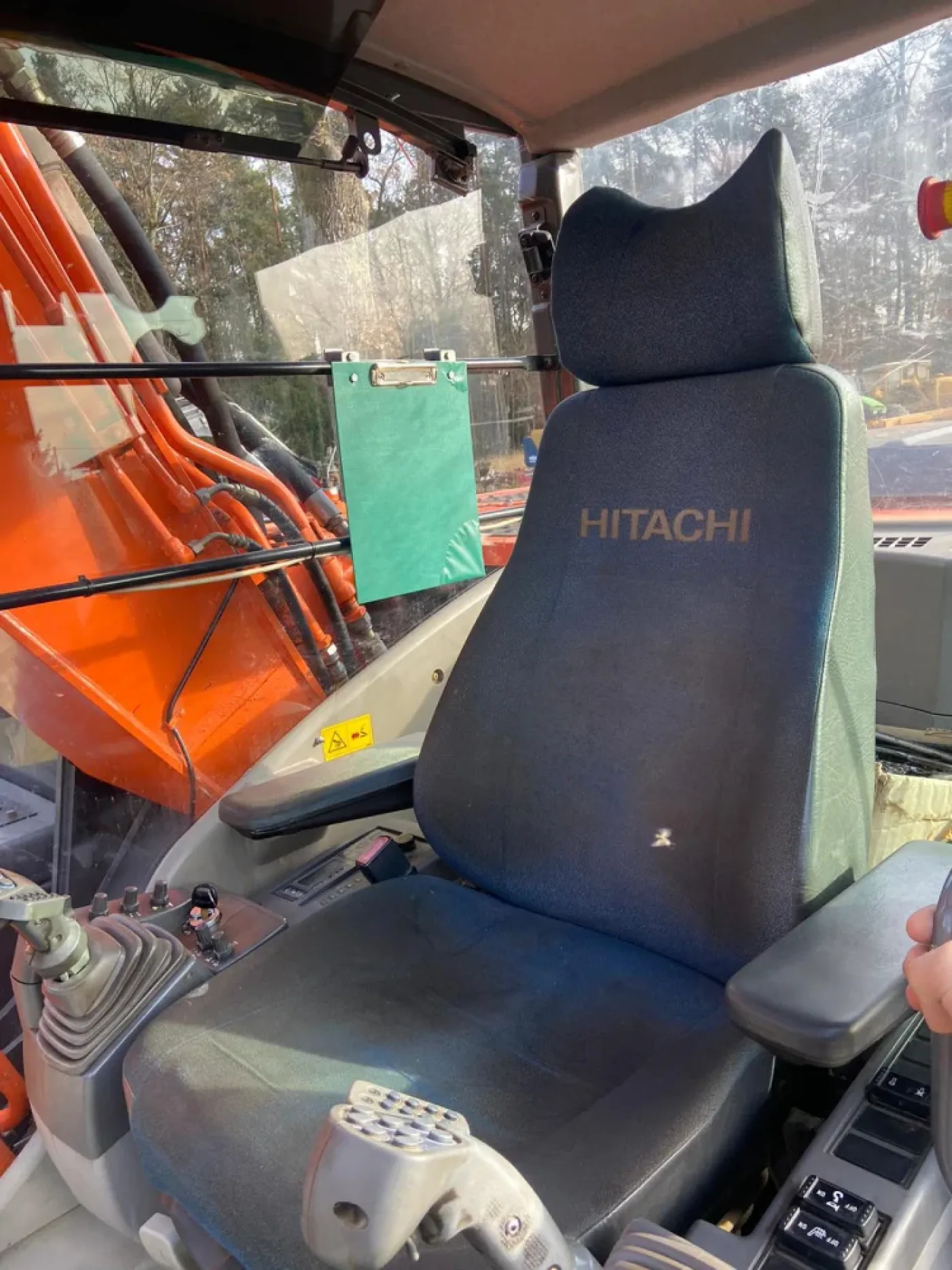 Hitachi - ZX 210-3 mit Schubharvester KESLA 25 RH - 6