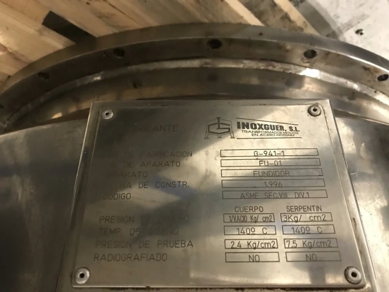 USED INOXGER STAINLESS STEEL REACTOR 400 LITERS WITH AGITATION, HALF ROD AND HERMETIC HEATING