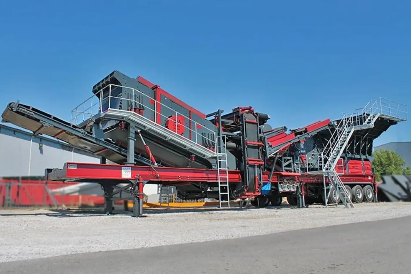 General 03 — Mobile Impact Crushing & Screening Plant (Flagship) - 1