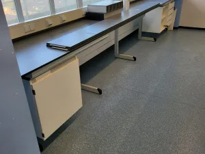 2047 - Used S+B Laboratory wall table (552 cm)