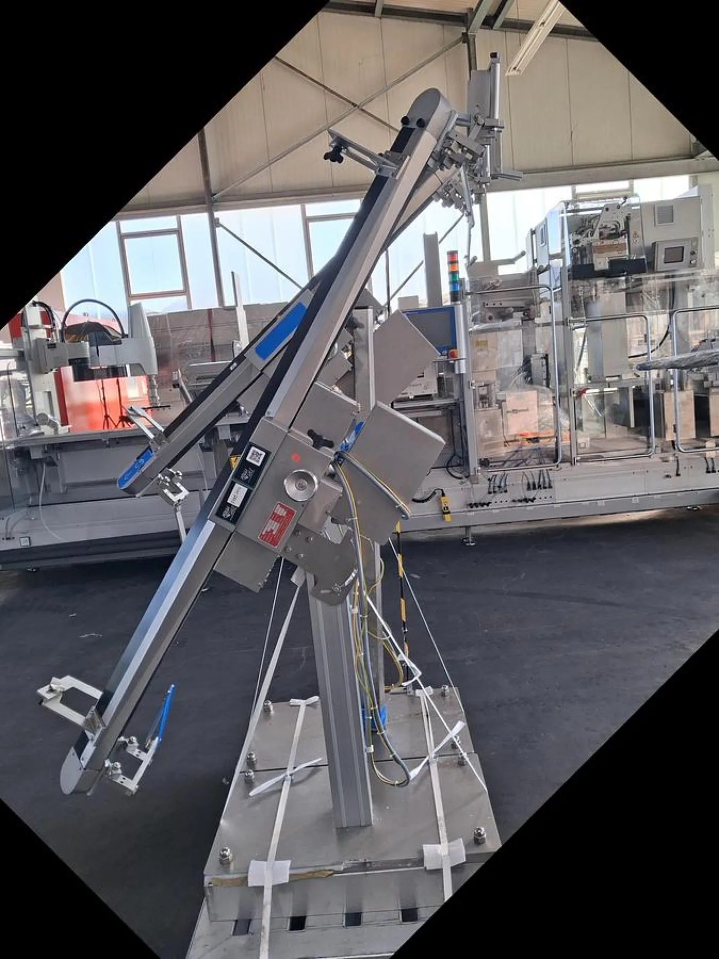 Inova Pharma Systems STS 2000 Vertikales Zuführ- und Transportsystem - 3