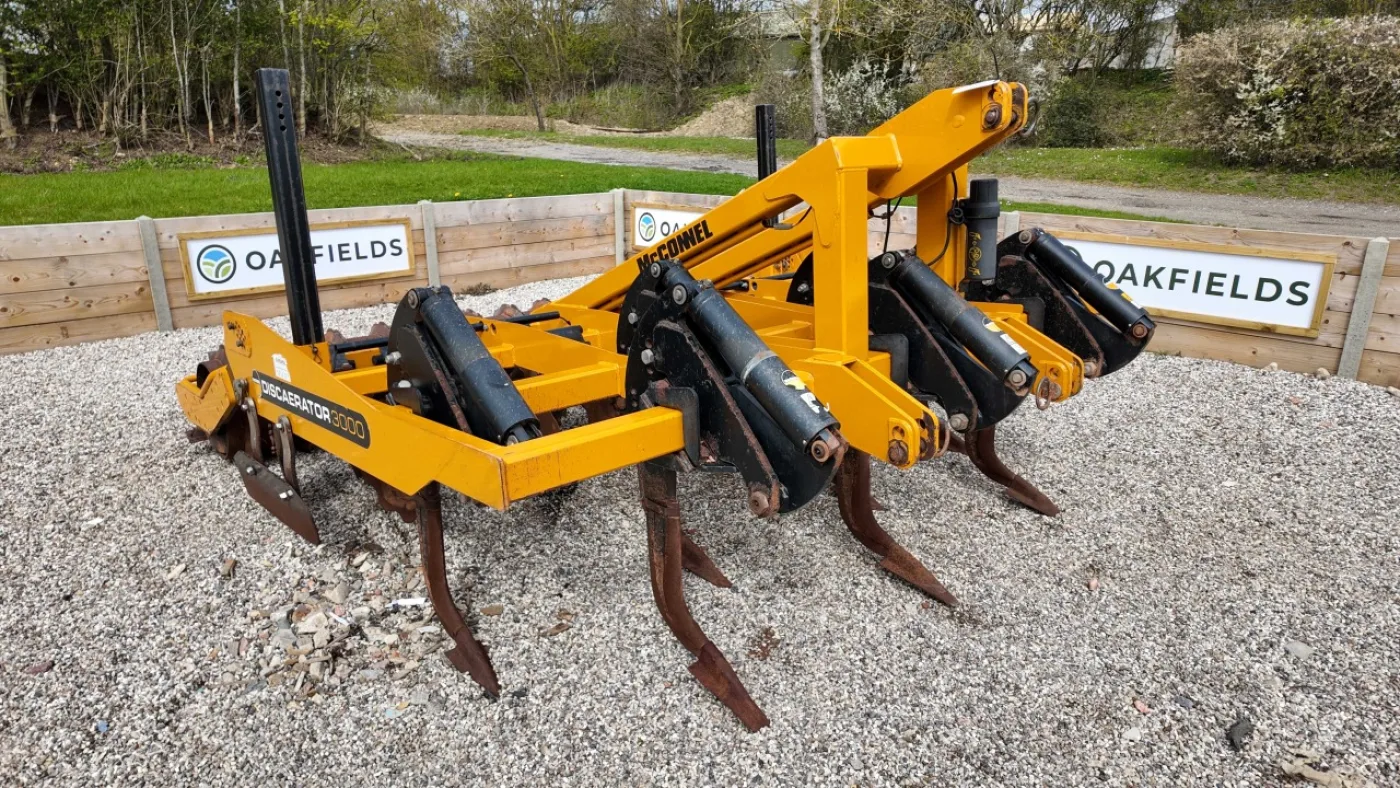 2012 McConnell Discaerator 3000 3m Cultivator - 1
