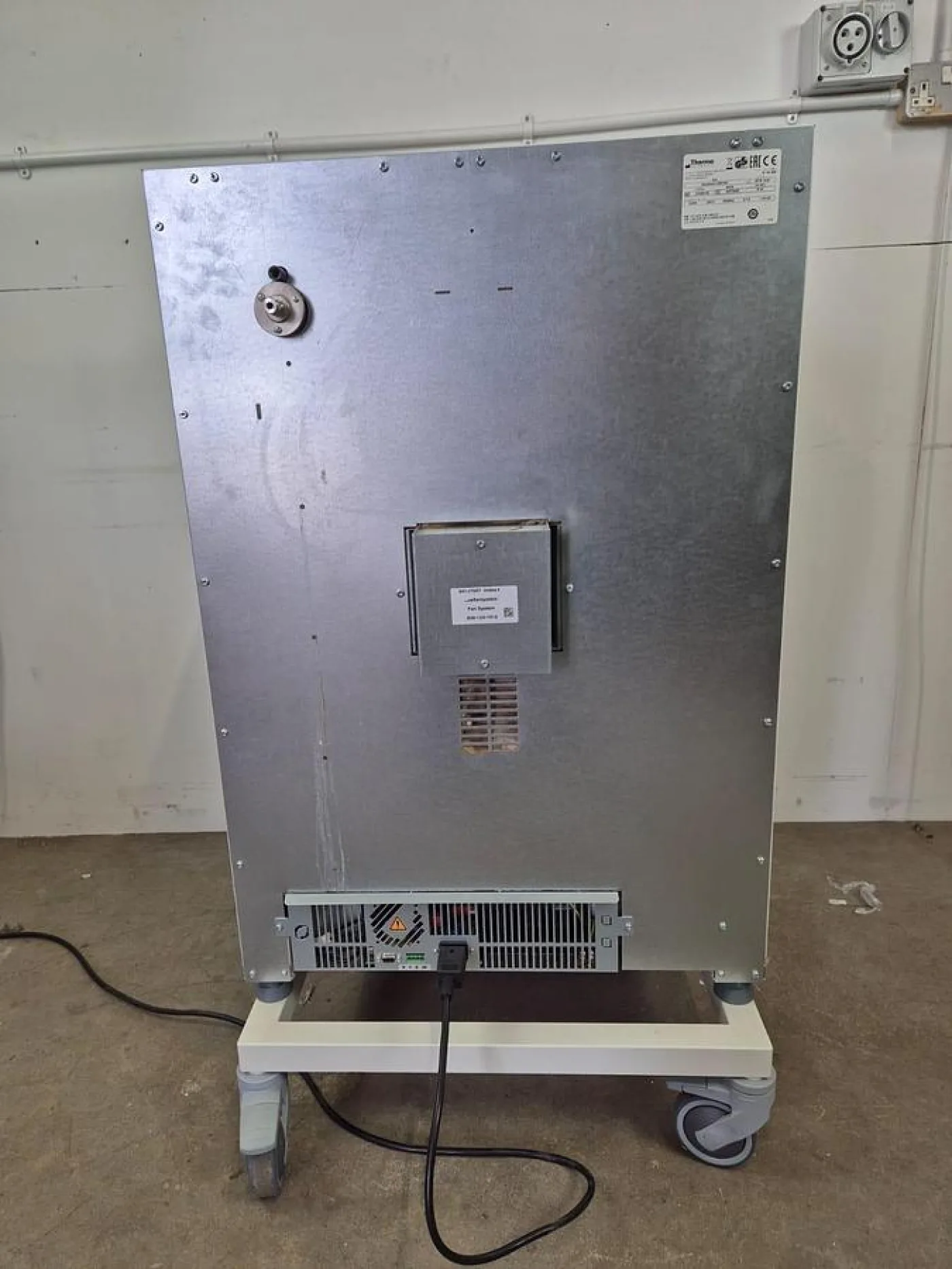 Thermo Scientific Heratherm IMH180 Incubator - 4