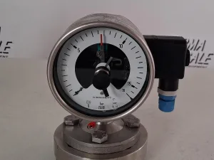 WIKA 831.1 Pressure Gauge 0–12 bar with Inductive Contact Switch