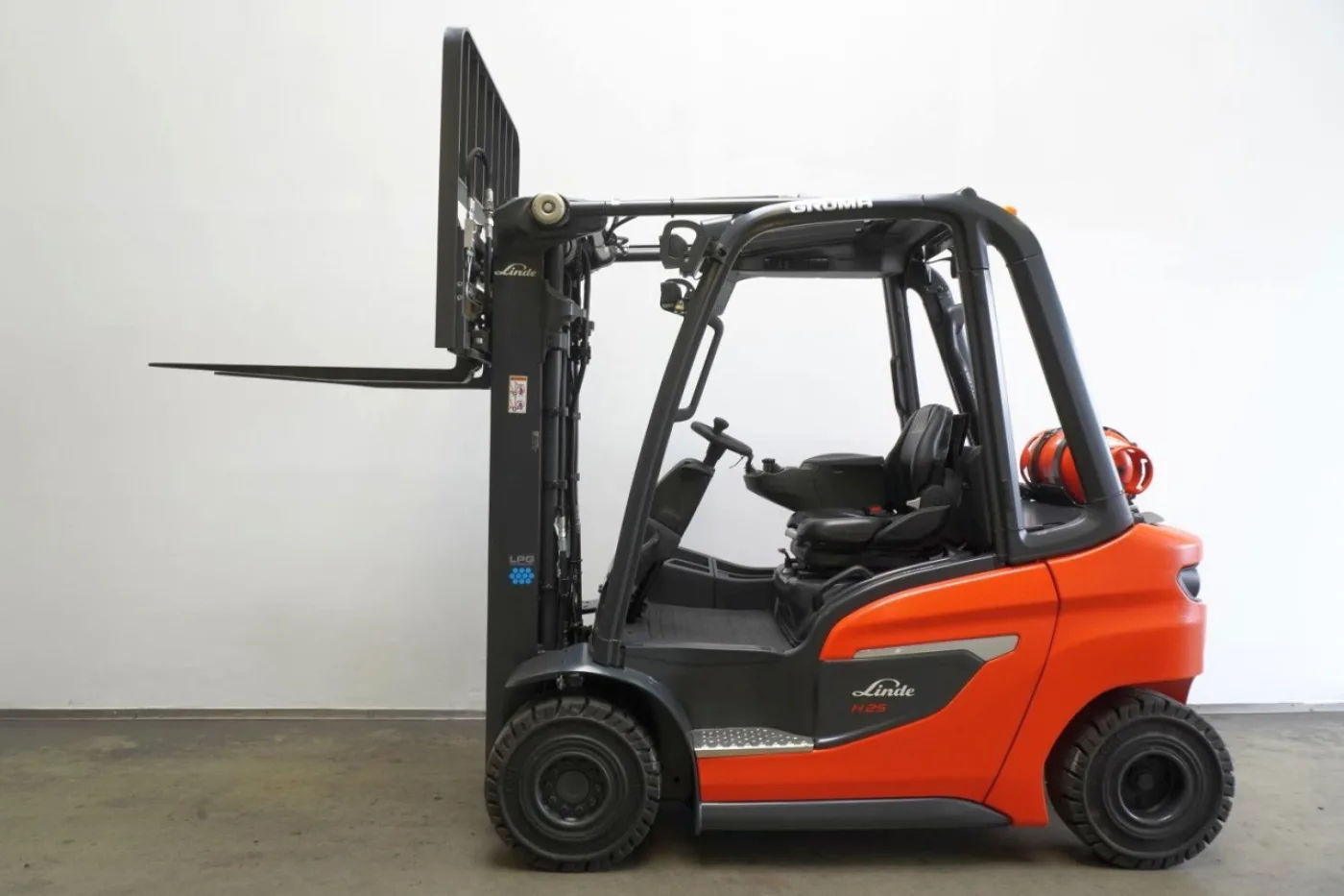 Frontstapler Linde H 25 T 1202 (2023) - 3
