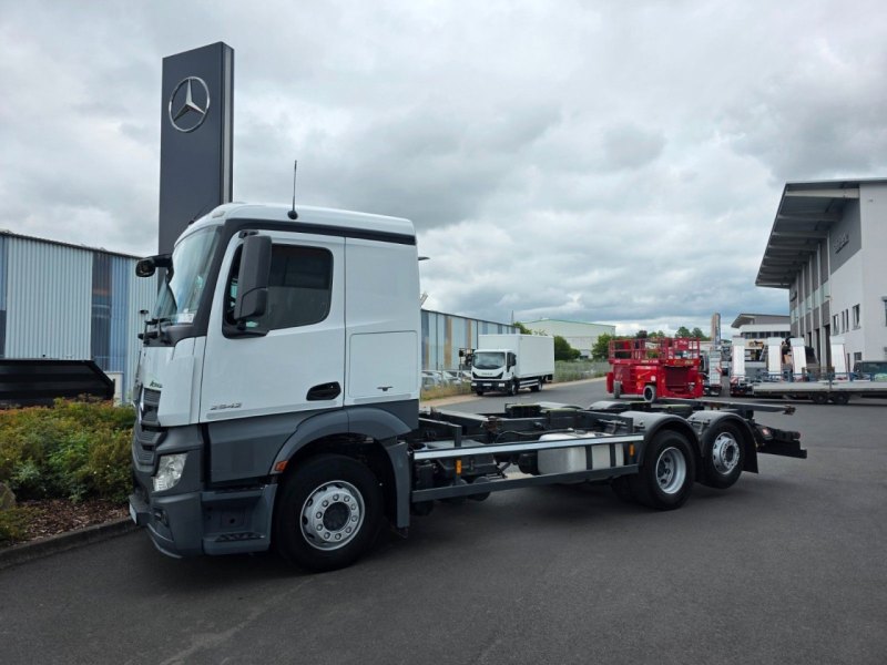 Mercedes Benz Actros 2542 L 6x2 BDF Retarder ADR