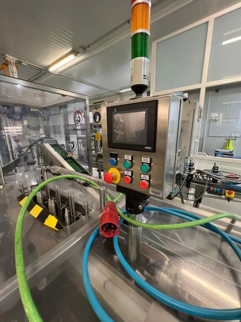 J. ESQUERDA PACKAGING MACHINE