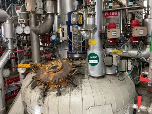 AGUILAR REACTOR AND ROOMS STAINLESS STEEL 316 7,000 LITERS WITH AGITATION AND JACKET + USED DISTILLATION COLUMN