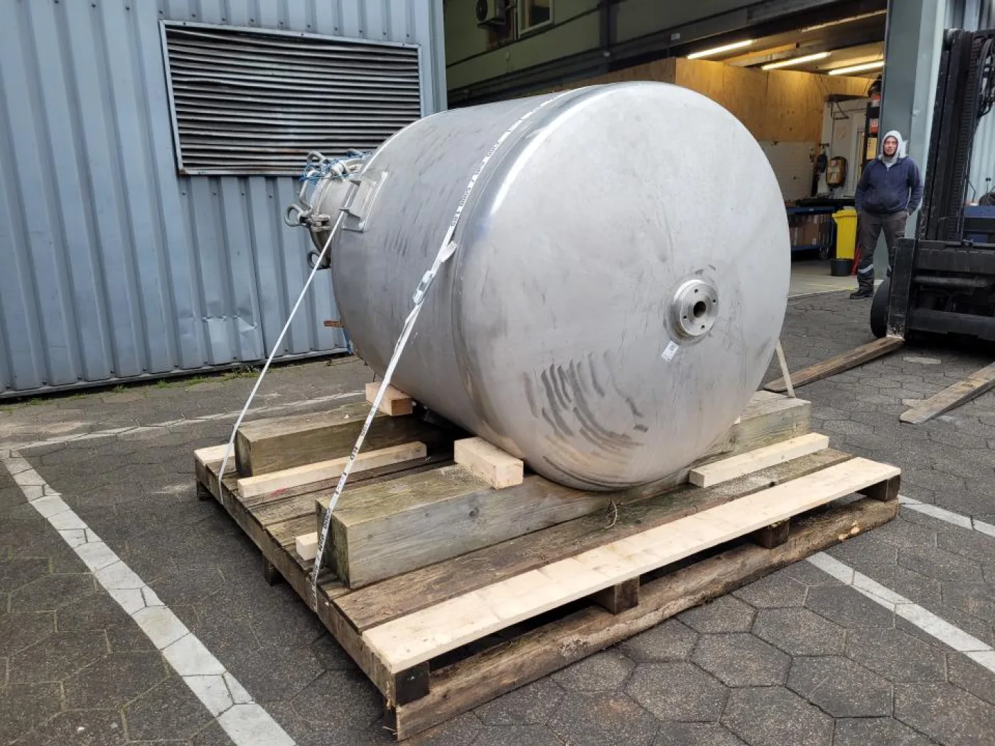 Unknown Pressure vessel - 2