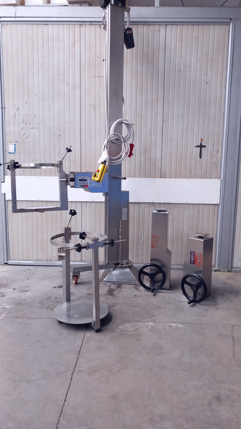 ELEVATORE A COLONNA – PACKSERVICE – MOD. GIRAFUSTI PS270