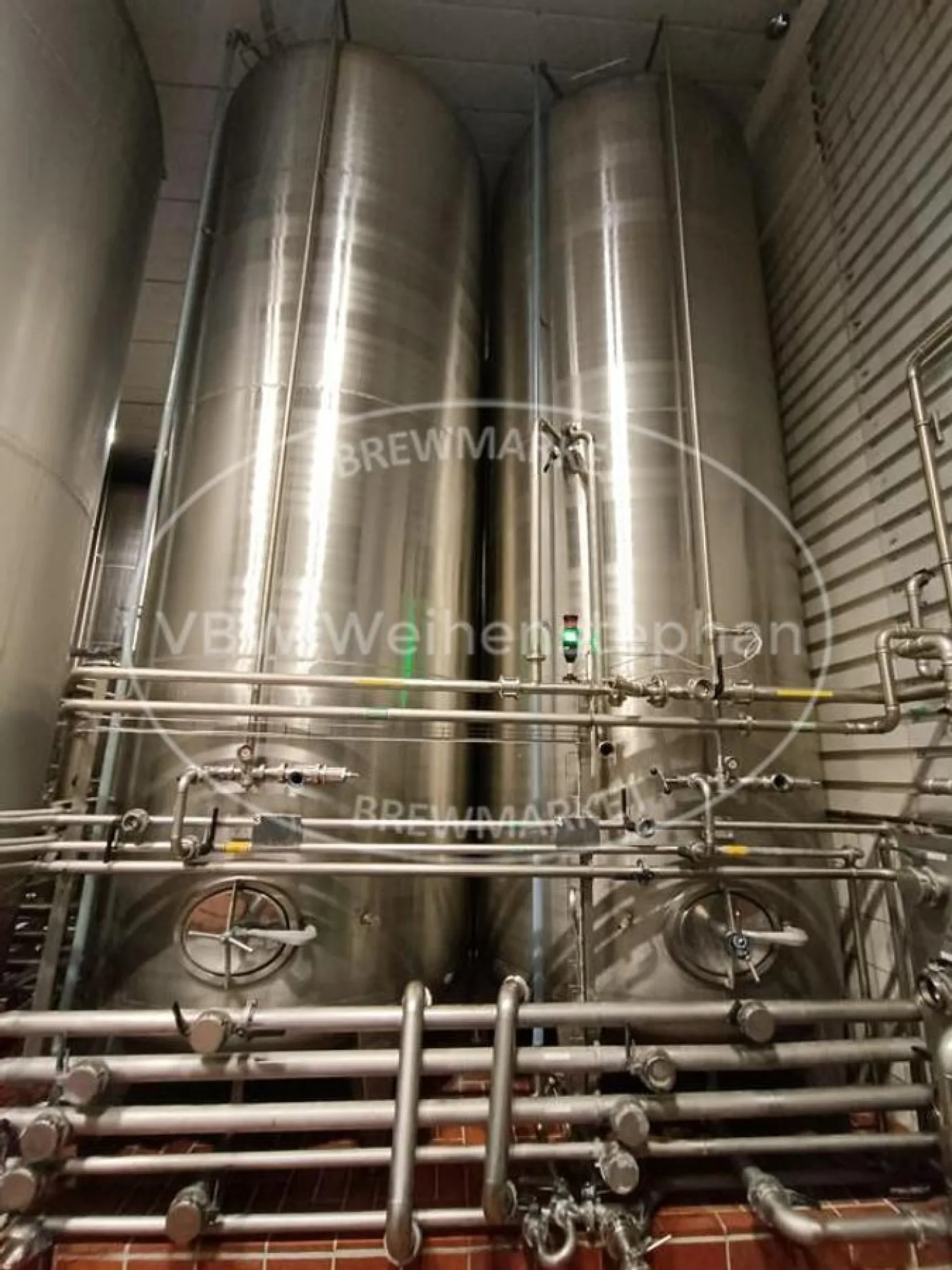 Pressure tanks (4 pcs.) - 4