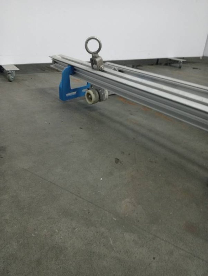 Beam for hanging saws