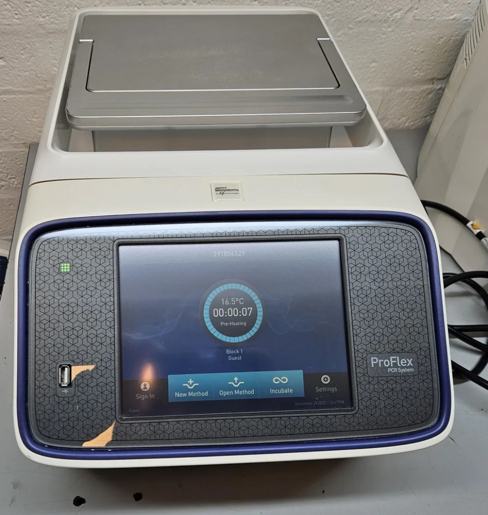 Applied Biosystems ProFlex Base PCR Systeem