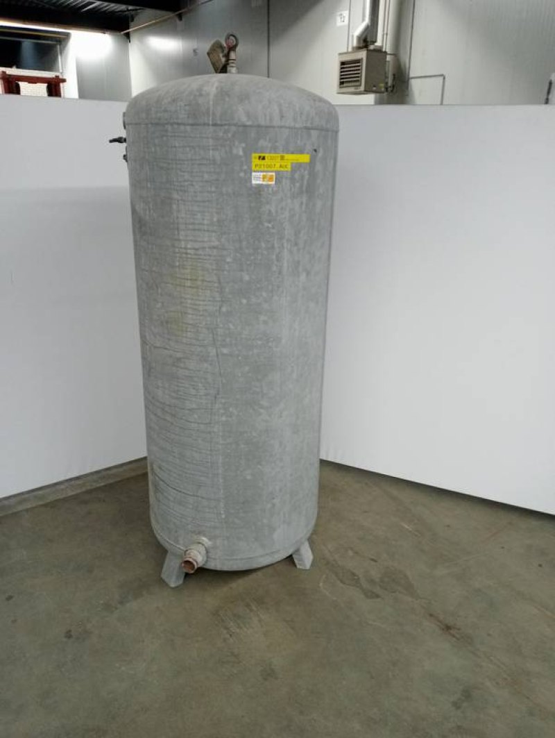 Water pressure tank