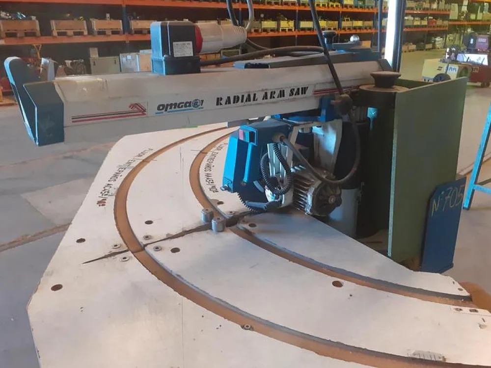 Serra Radial com bancada OMGA