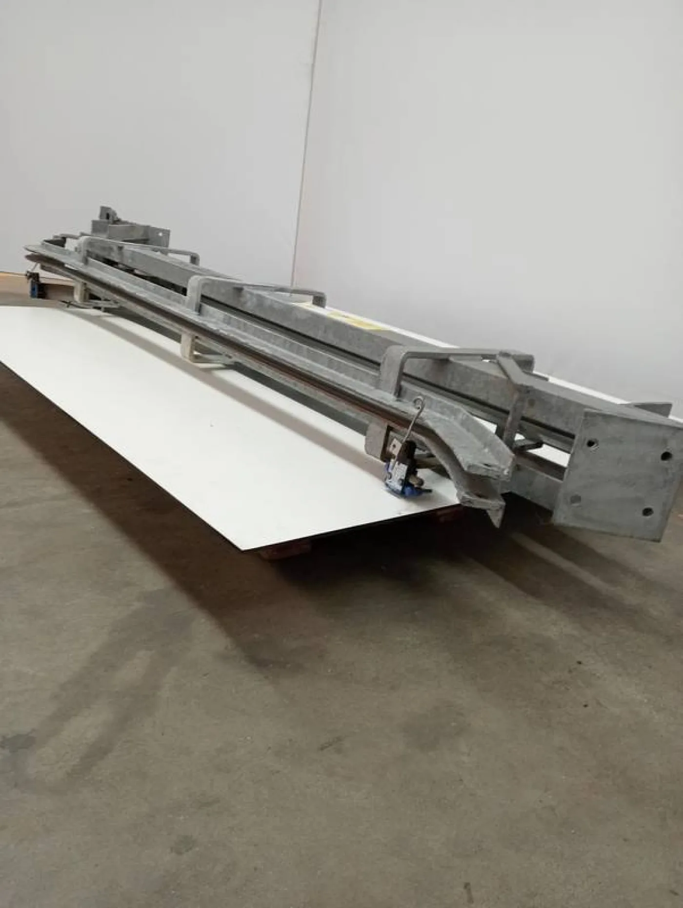 Pneumatic Hook Elevator or Lowerator - 1