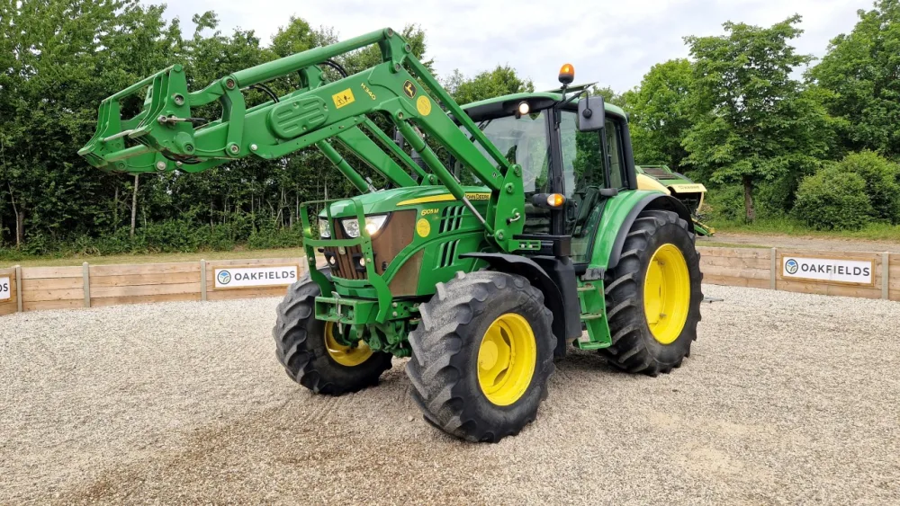 2015 John Deere 6105M 4WD Tractor