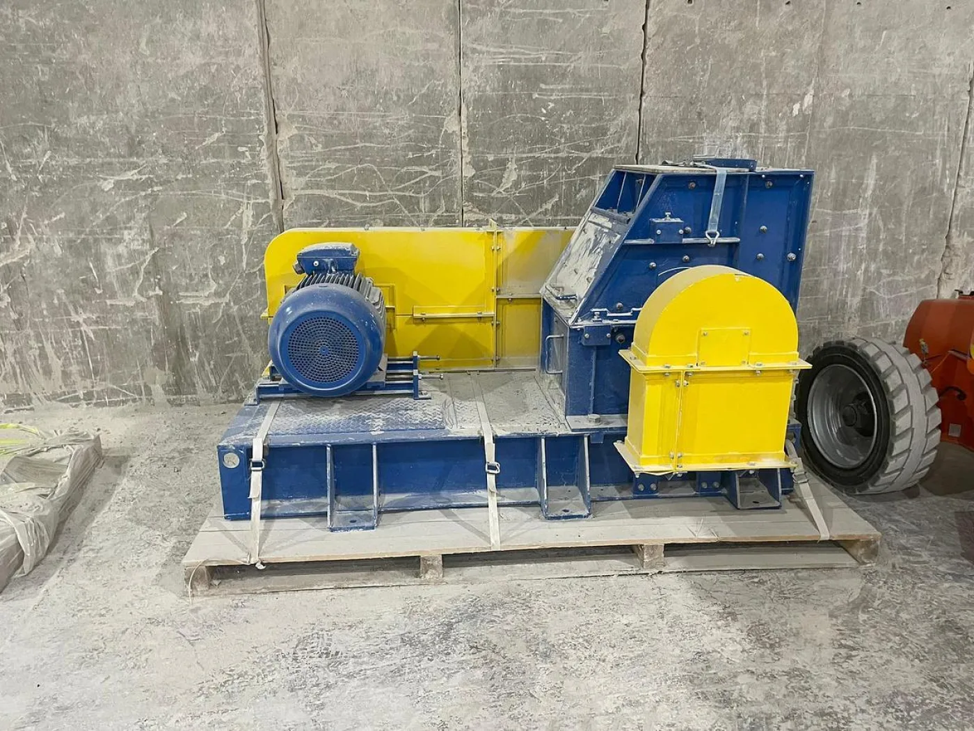 2019 BJD Hammer Mill Crusher 24 x 20 - 1