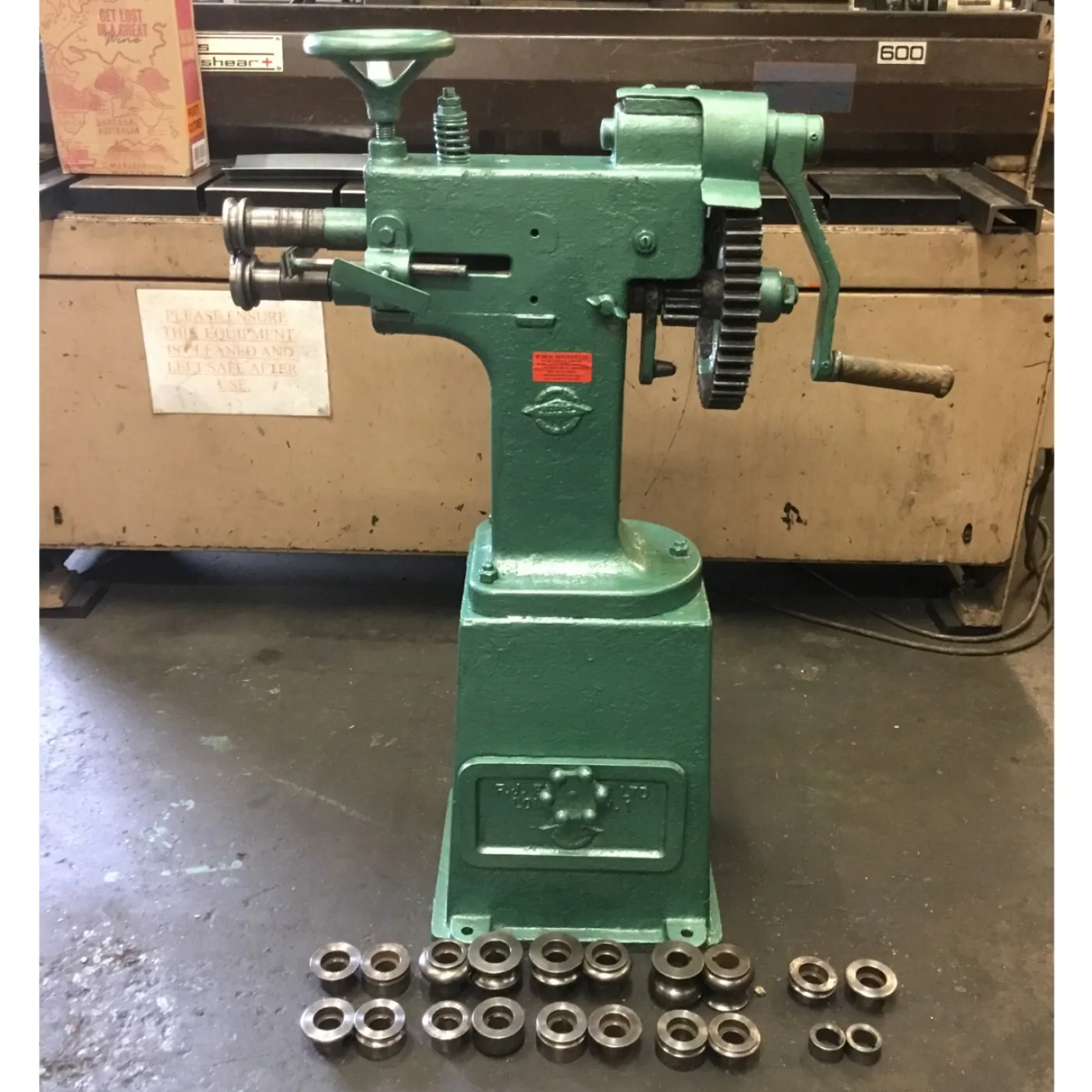 EDWARDS Besco Hand Swager 280mm - WNS - W. Neal Services Ltd - 1