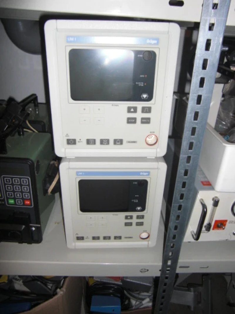 Dräger UM-1 EKG-Monitor