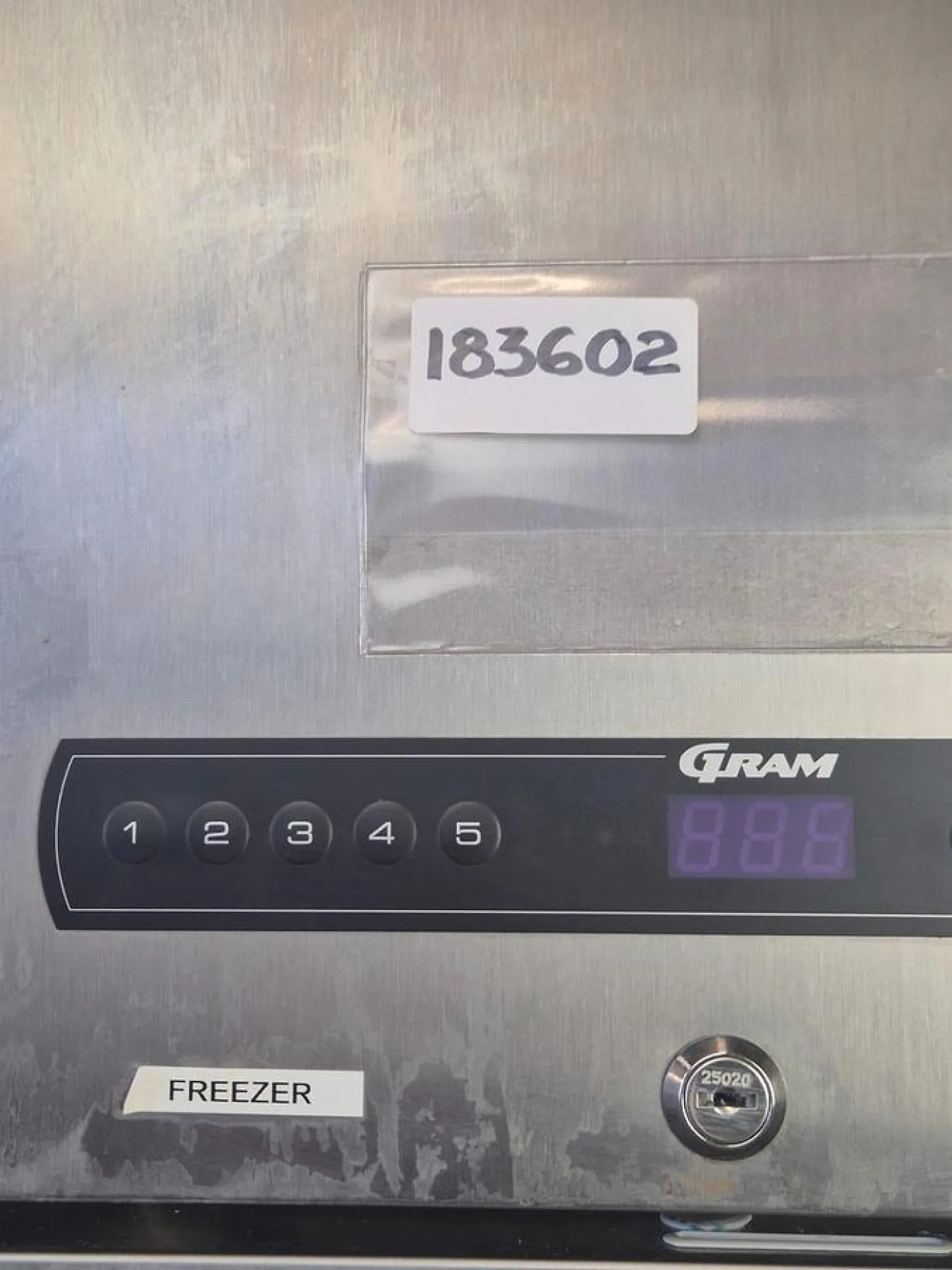 Gram R290 Fridge - 4