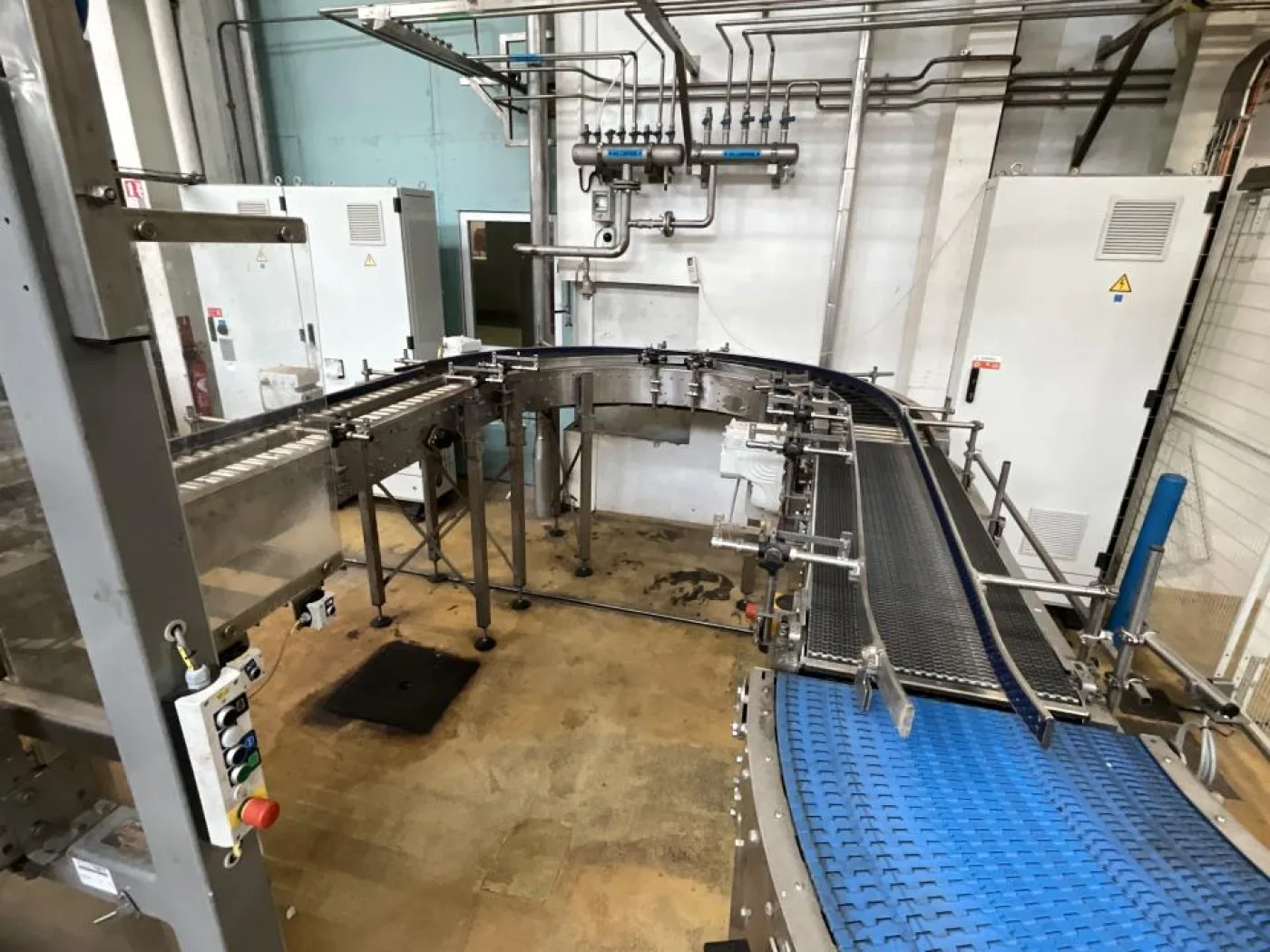 2015 Krones Krones 420mm Convoyeur Belt from Case Packer to Palletiser - Line 5 - 2