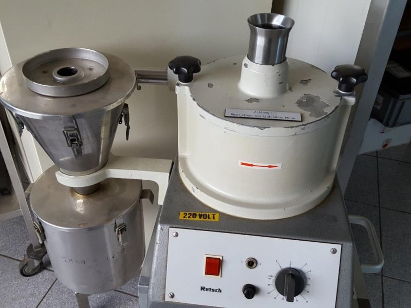 MULINO CENTRIFUGO RETSCH KG ZM1