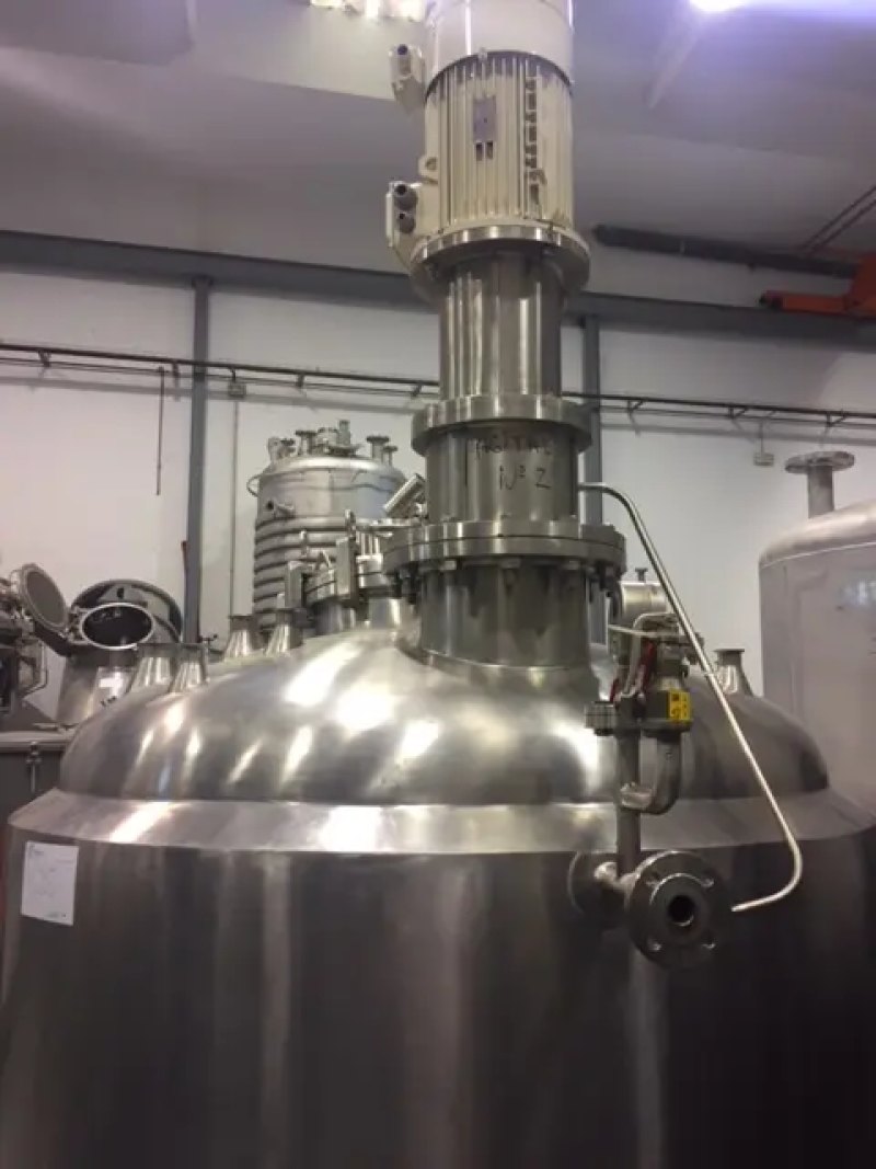 USED BACHILLER REACTOR 1700 LITERS STAINLESS STEEL WITH HALF-COIL AND HERMETIC INSULATION