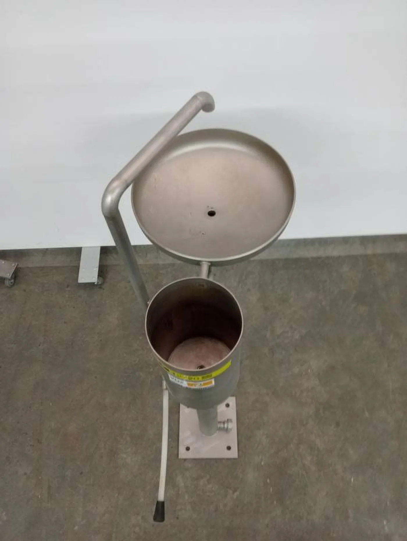 Wash basin with sterilizer - 7