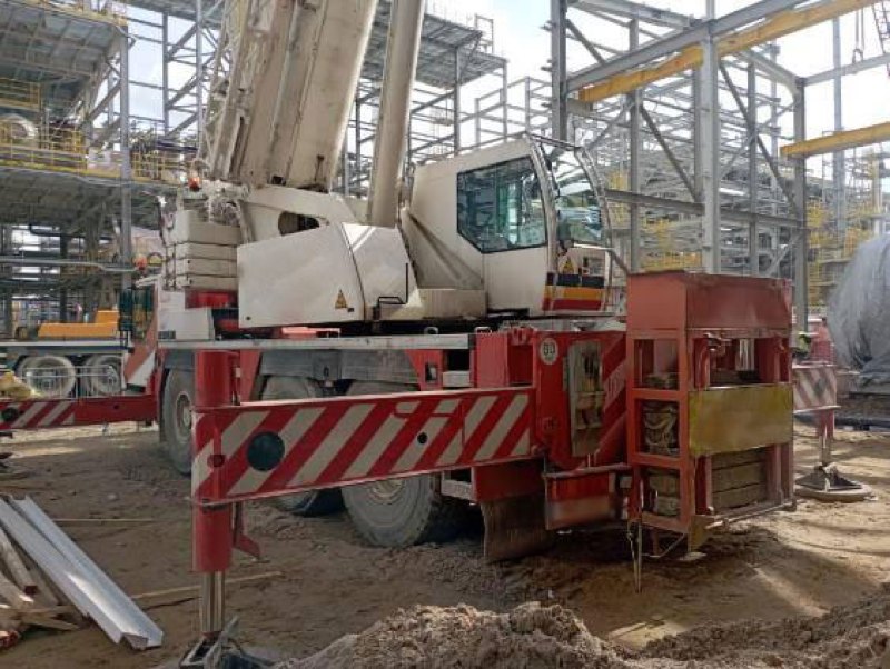 Grove GMK 4070-1 Mobile Crane