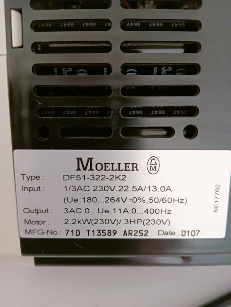 Moeller Frequenzumrichter Nr. DF51-322-2K2