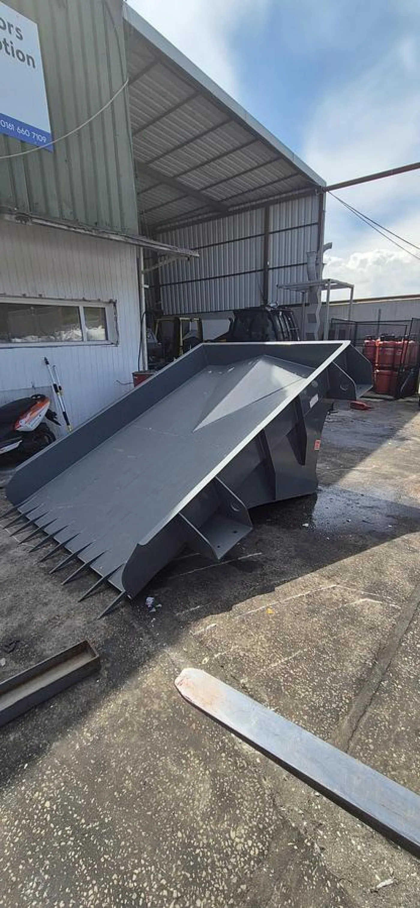 2024 2m Shaker Feeder - 7