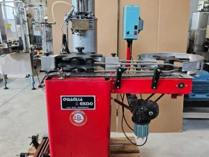 QUAGLIA E GIUSO AUTOMATIC CORKING MACHINE, SINGLE-HEAD FOR MUSHROOM CORK, WITH LIQUEUR DISPENSER, SECOND-HAND MACHINE