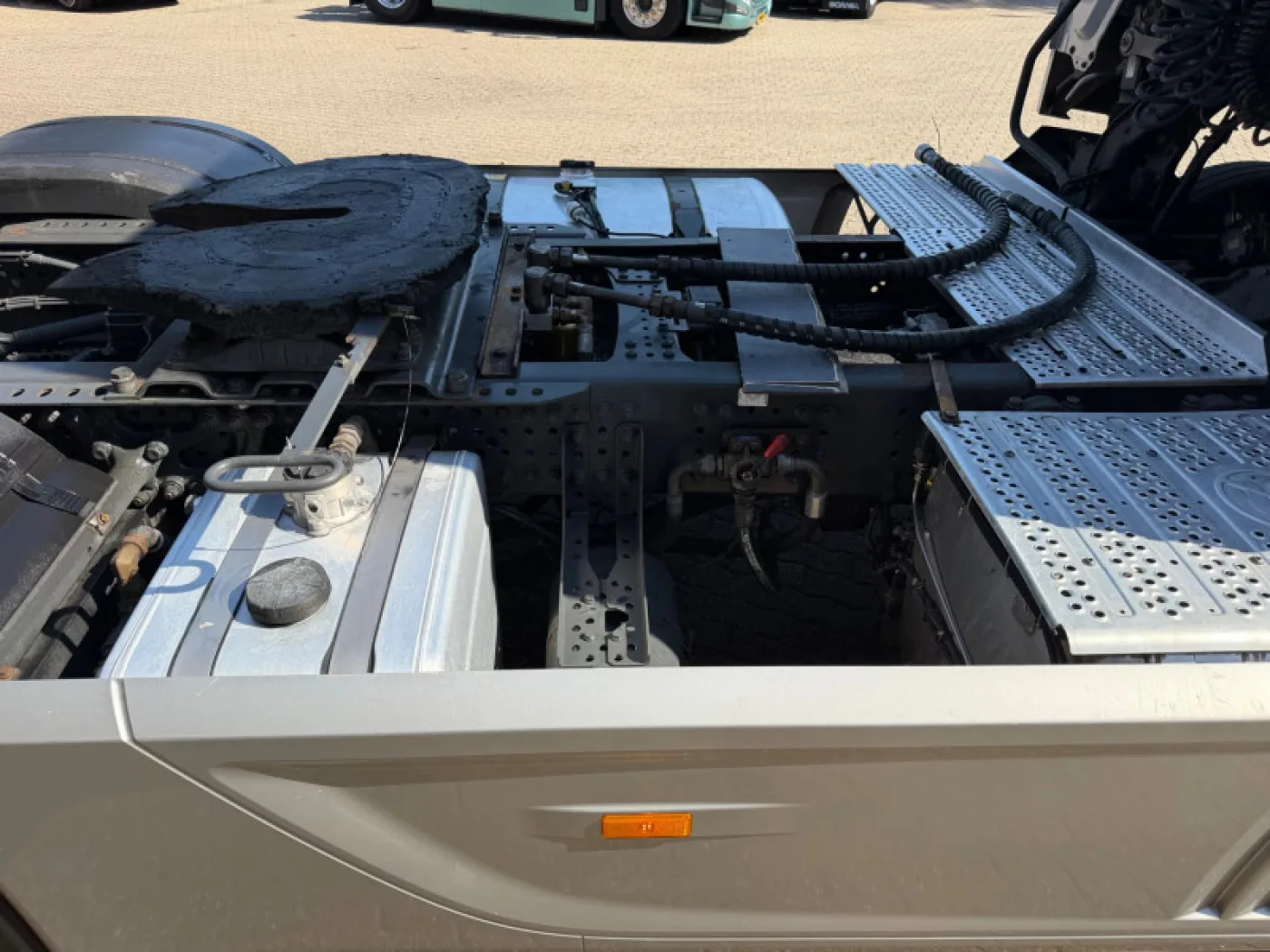 Mercedes-Benz Actros 2142 4x2 Hydraulic NL Truck - 8