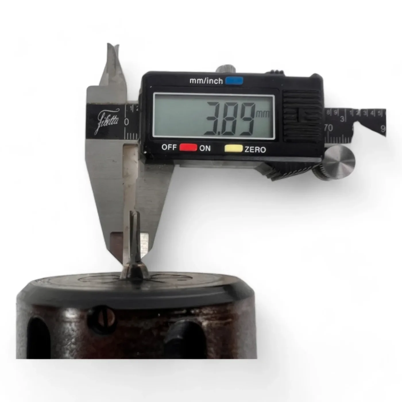 HSK 63 F Spannzangenfutter mit Spannzange und Fräser D=3,9 L= 12,9 mm - 2