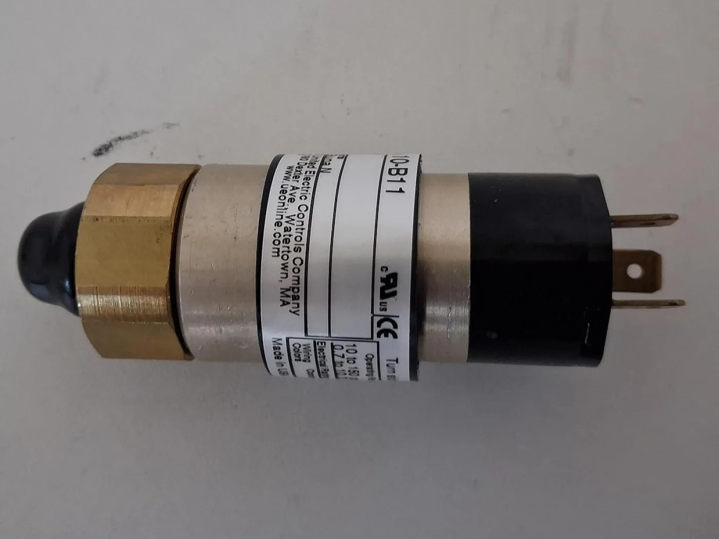 United Electric Controls 10-B11 Pressure Switch - 2