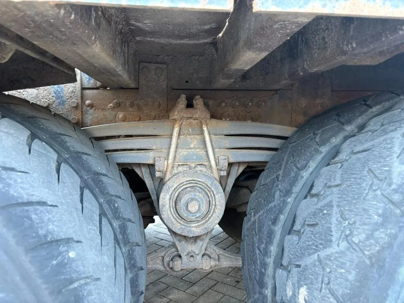 Volvo FM 12 .420 + hydrolic ramps + 8x4 + manual + spring suspension - 6