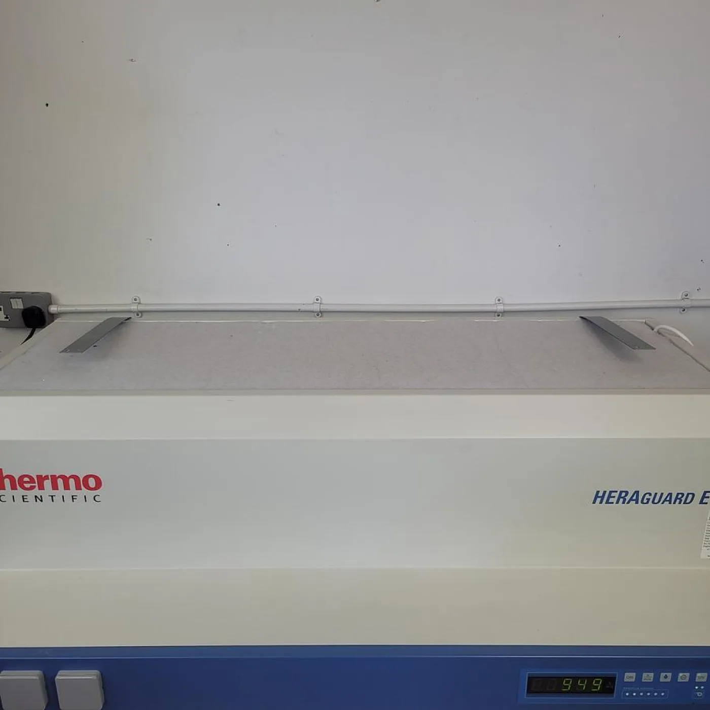 Thermo Scientific Heraguard ECO 1.2 Laminar Flow Clean Bench - 5