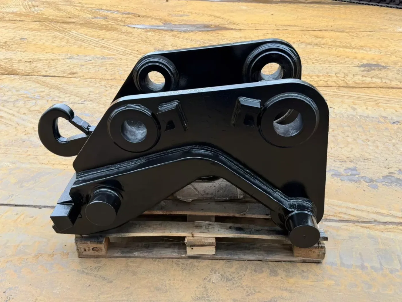 Caterpillar Quick coupler CW70 for 374F - 3
