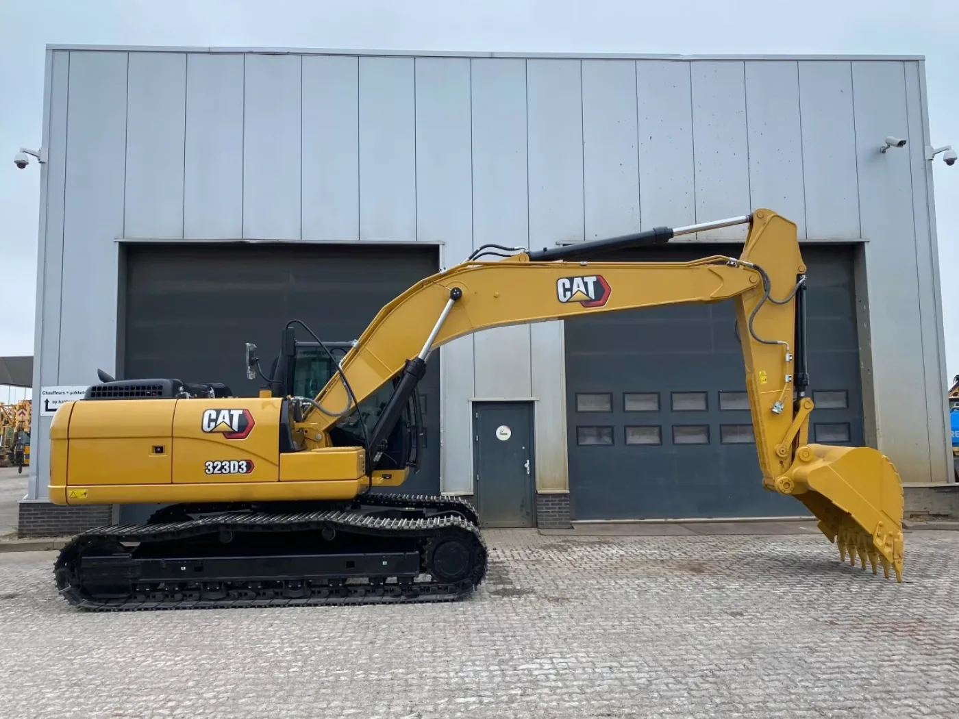 Caterpillar 323D3 - 6