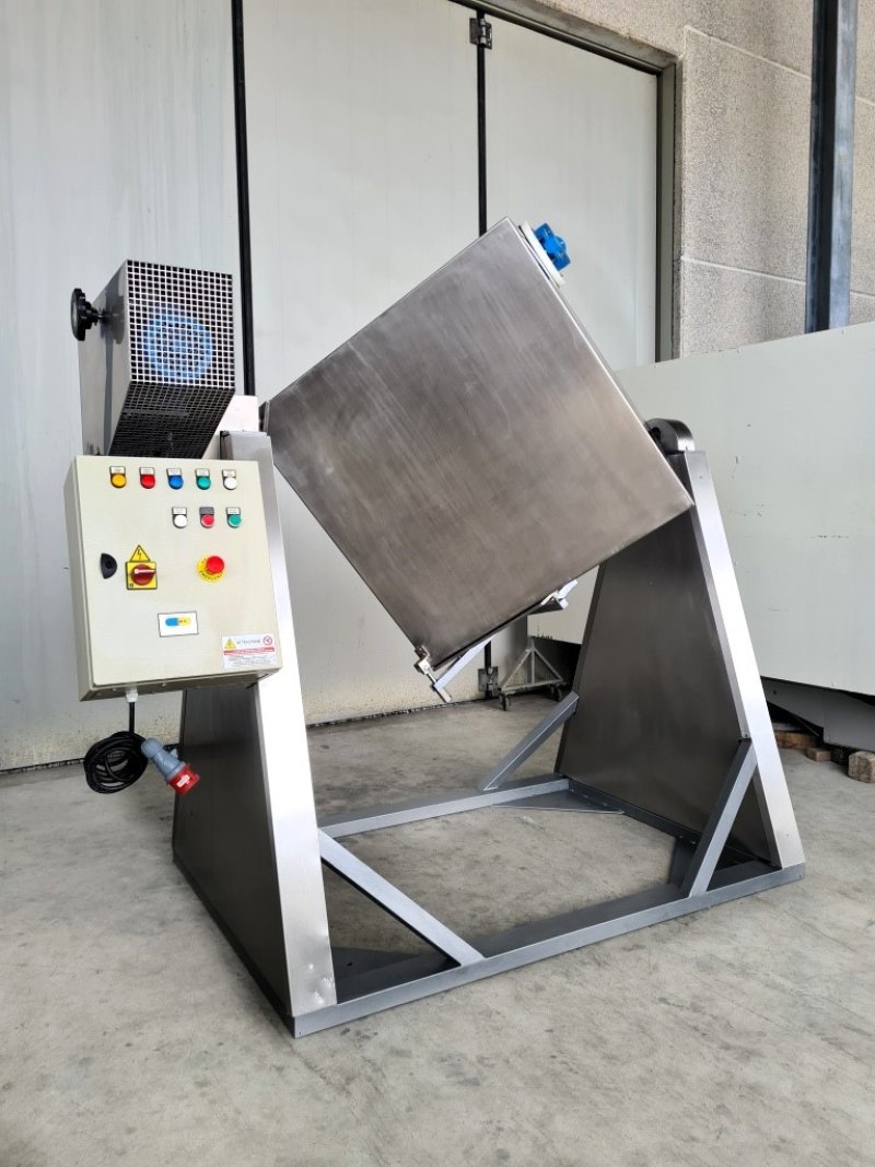 MESCOLATORE A CUBO – ZUMA – MOD. 800 LT